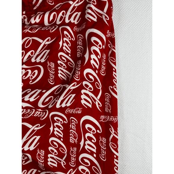 Coca-Cola Men's Red All Over Print Shorts Size 34 100% Polyester - Picture 4 of 5